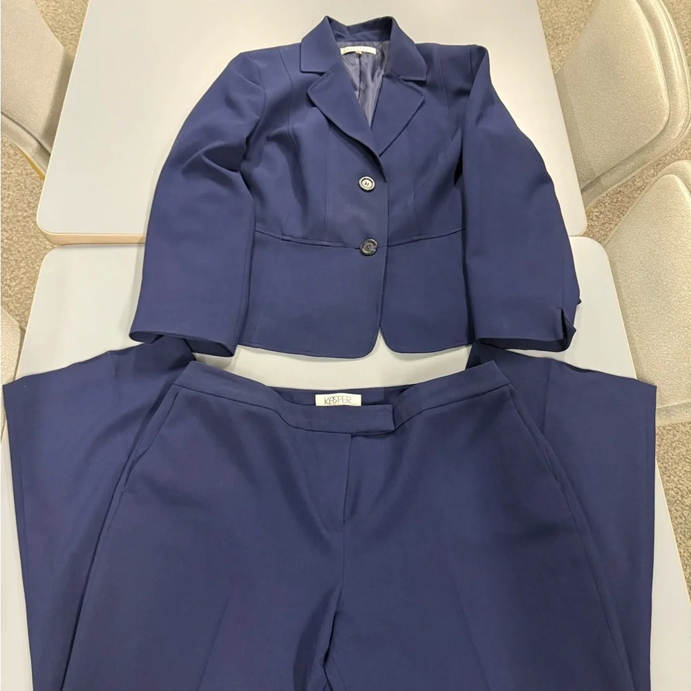 Kasper Navy Women's Two-Piece Suit Jacket & Pants Set - Picture 1 of 5